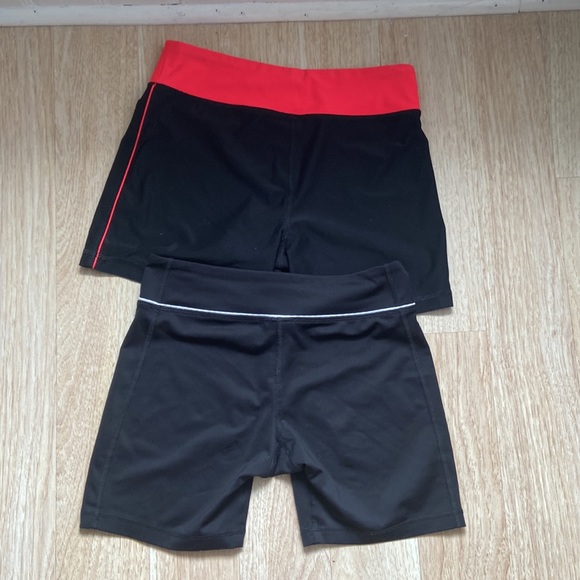 Adidas’s and Rex Yoga Biking Running Sorts Size Small - Picture 6 of 6